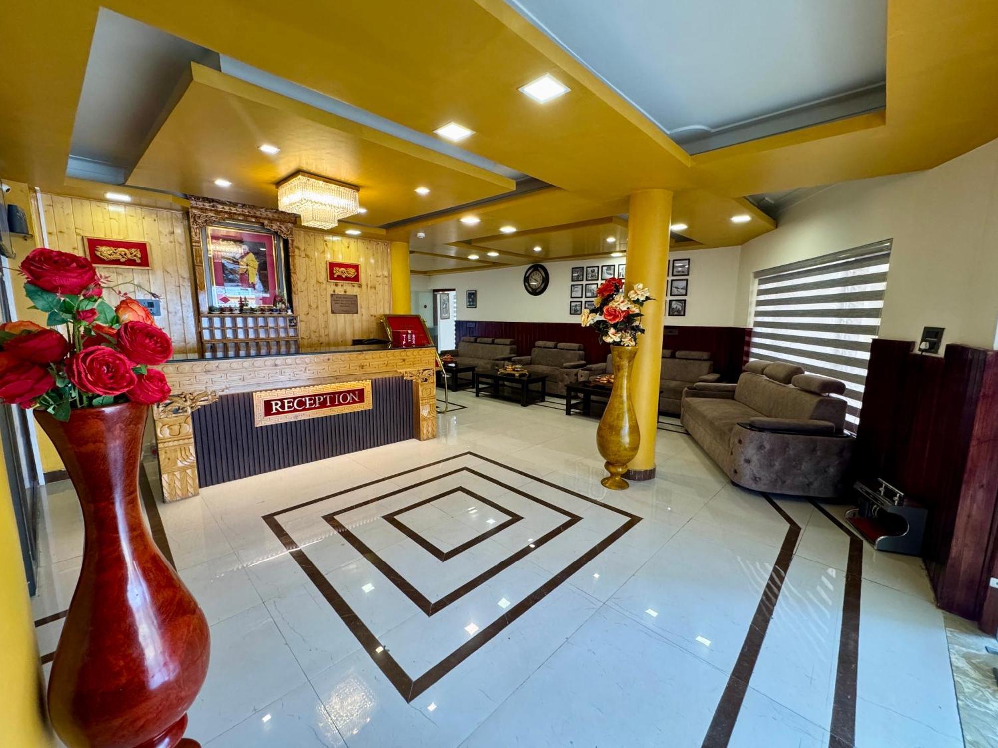 โรงแรมนลันดา ลาดัค เลห์ ภายนอก รูปภาพ