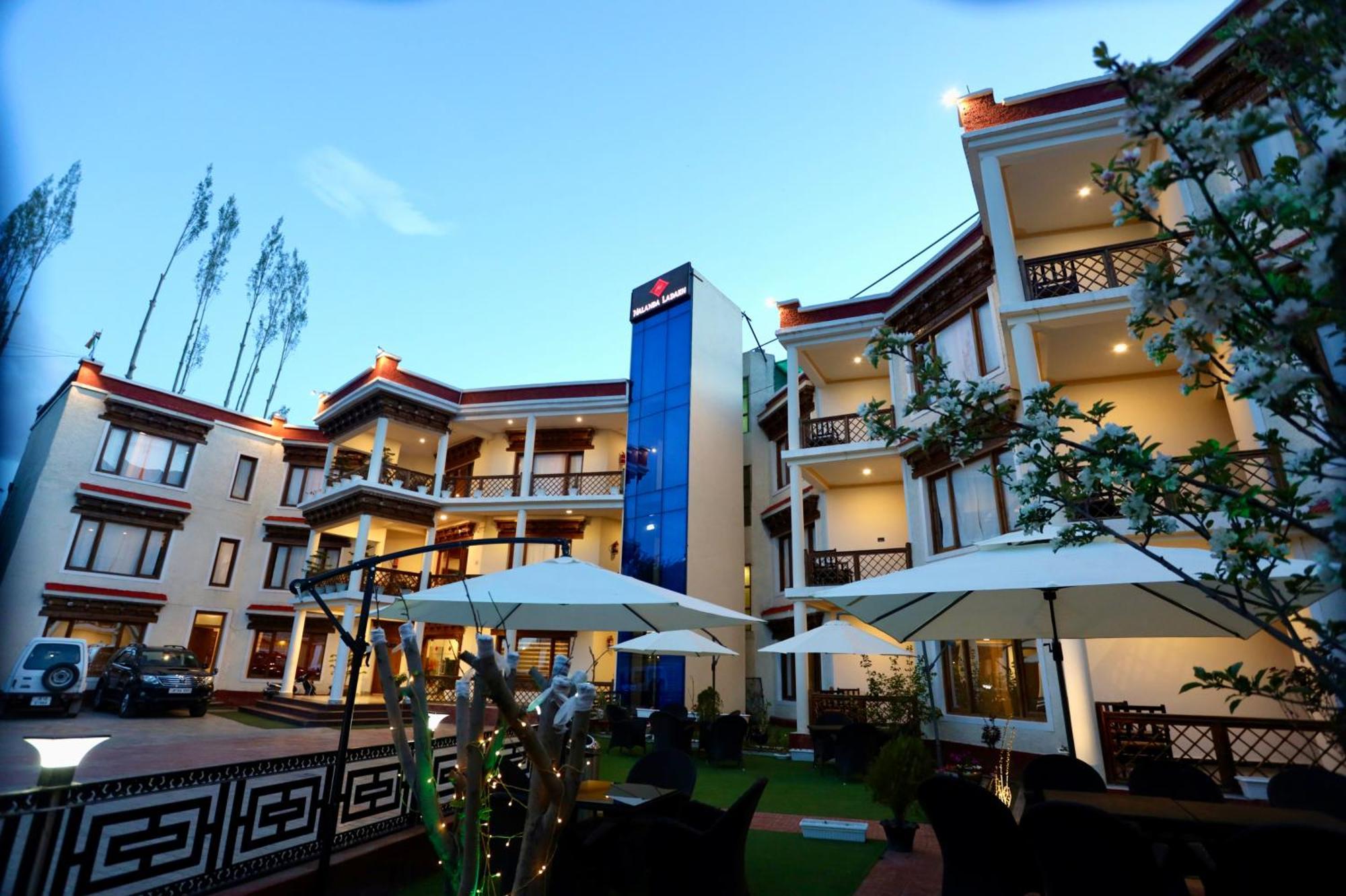 โรงแรมนลันดา ลาดัค เลห์ ภายนอก รูปภาพ